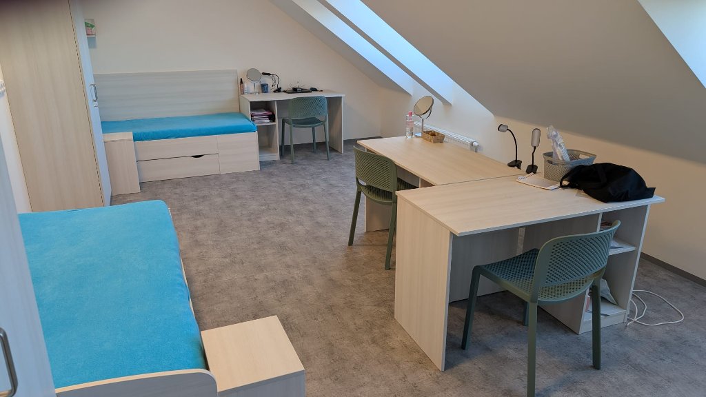 pokoj domova mládeže